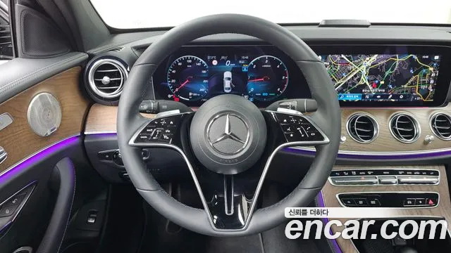 Mercedes-Benz E-Class 2023 thumb 7