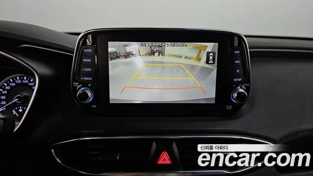 Hyundai Santa Fe 2019 thumb 2