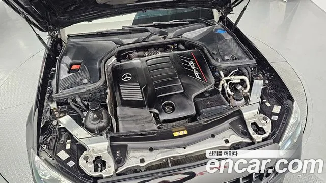 Mercedes-Benz E-Class 2021 thumb 9