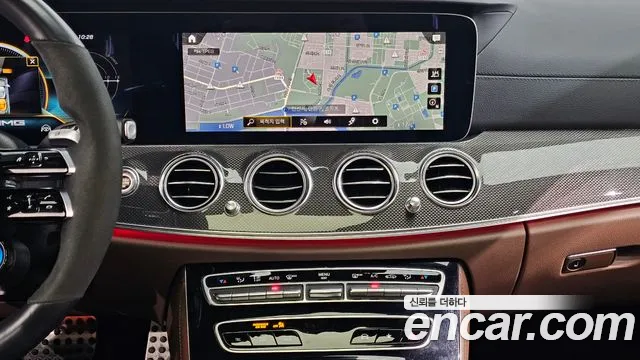 Mercedes-Benz E-Class 2021 thumb 8