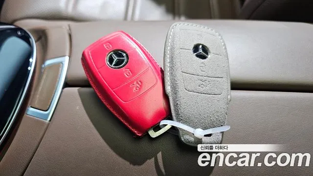 Mercedes-Benz E-Class 2021 thumb 11
