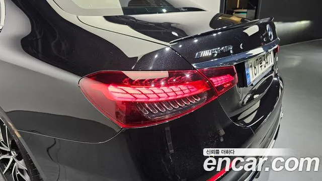 Mercedes-Benz E-Class 2021 thumb 3