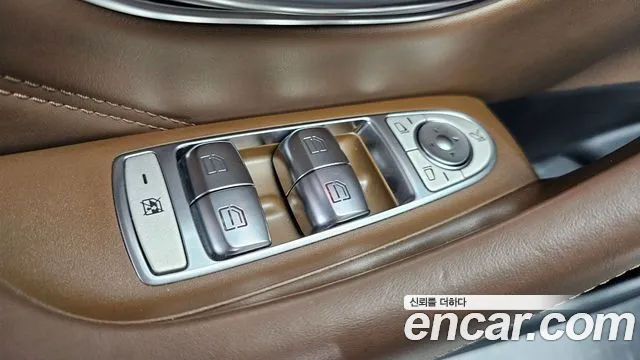Mercedes-Benz E-Class 2021 thumb 6