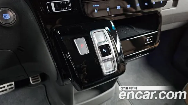 Hyundai Staria 2023 thumb 6