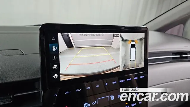 Hyundai Staria 2023 thumb 9