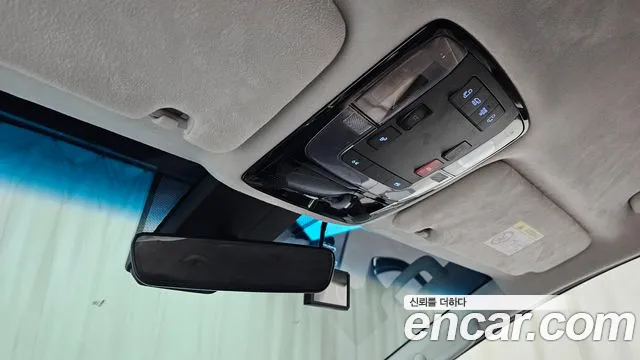 Hyundai Staria 2023 thumb 3