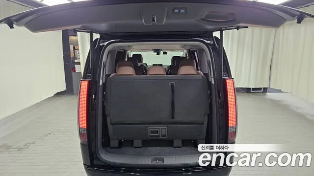 Hyundai Staria 2023 thumb 5