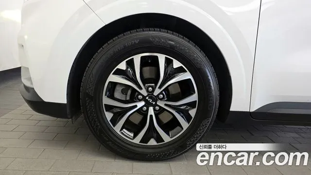 Kia Carnival 2023 thumb 10