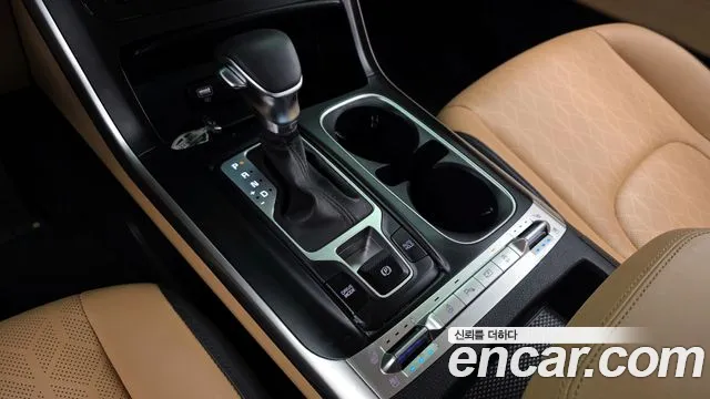 Kia Carnival 2023 thumb 2