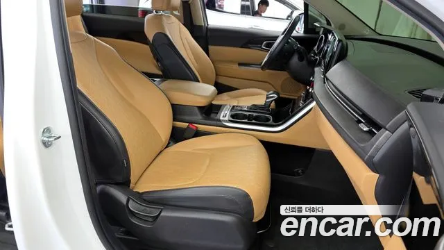 Kia Carnival 2023 thumb 4