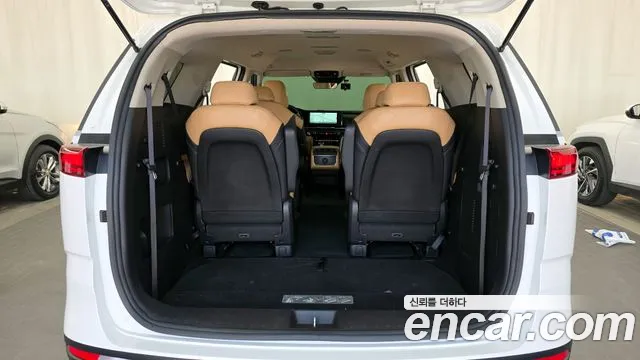 Kia Carnival 2023 thumb 11