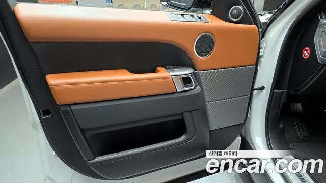 Land Rover Range Rover Sport 2017 thumb 3