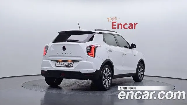 KGM Tivoli 2020 thumb 2