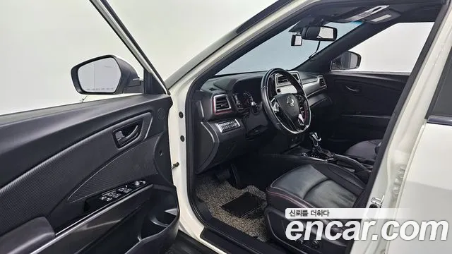 KGM Tivoli 2020 thumb 11