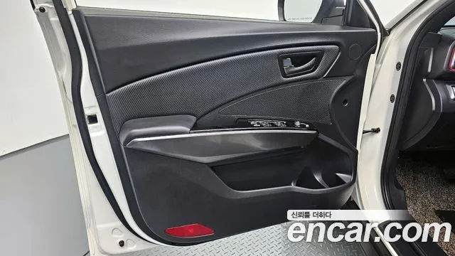 KGM Tivoli 2020 thumb 6