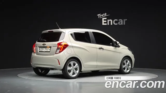 Chevrolet Spark 2018 thumb 3