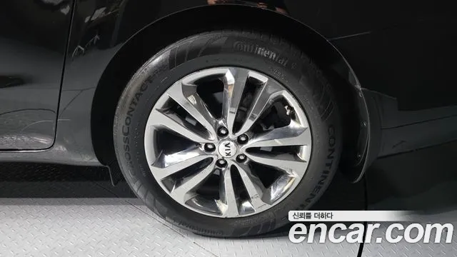 Kia Carnival 2017 thumb 8