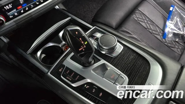 BMW 7 серии 2017 thumb 3