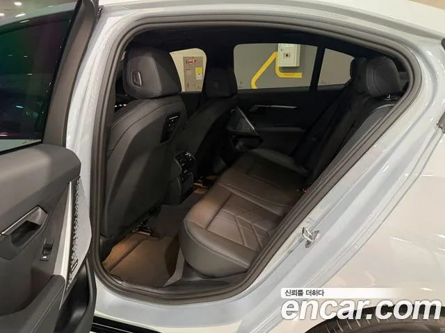 BMW 5 серии 2024 thumb 12