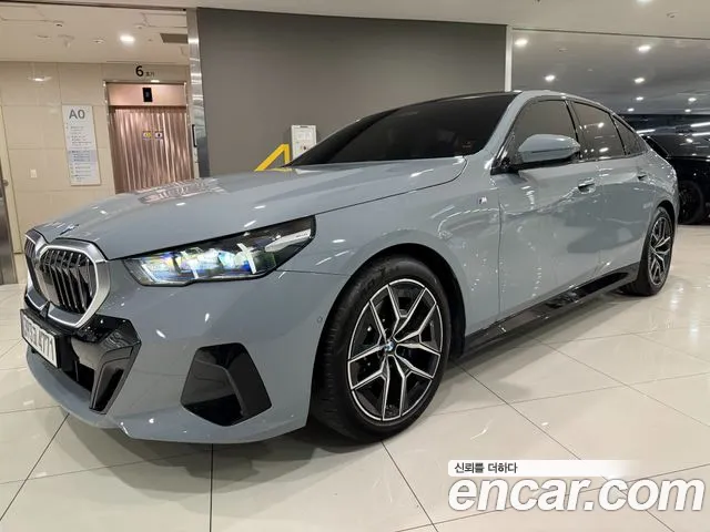 BMW 5 серии 2024 thumb 11