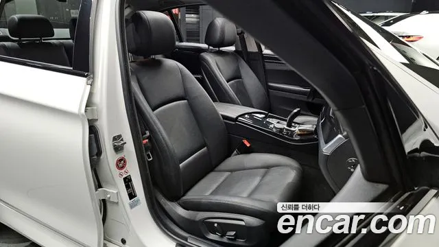 BMW 5 серии 2016 thumb 2