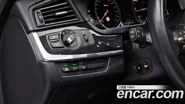 BMW 5 серии 2016 thumb 9