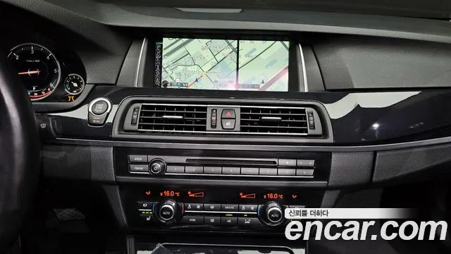 BMW 5 серии 2016 thumb 10