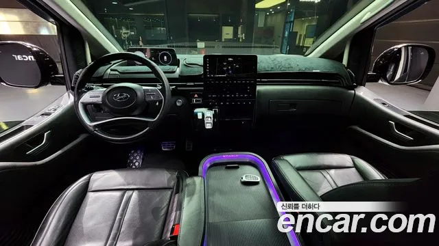 Hyundai Staria 2023 thumb 11