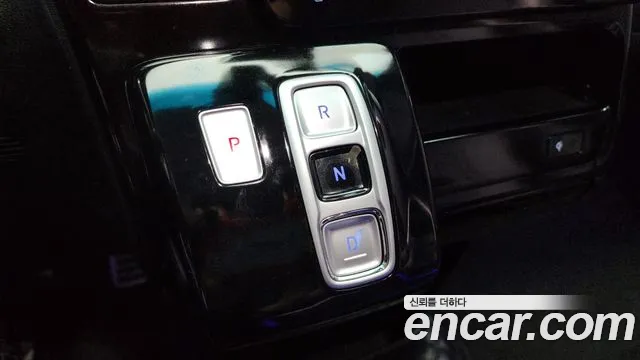 Hyundai Staria 2023 thumb 7
