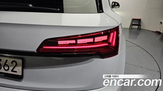 Audi SQ5 2021 thumb 11