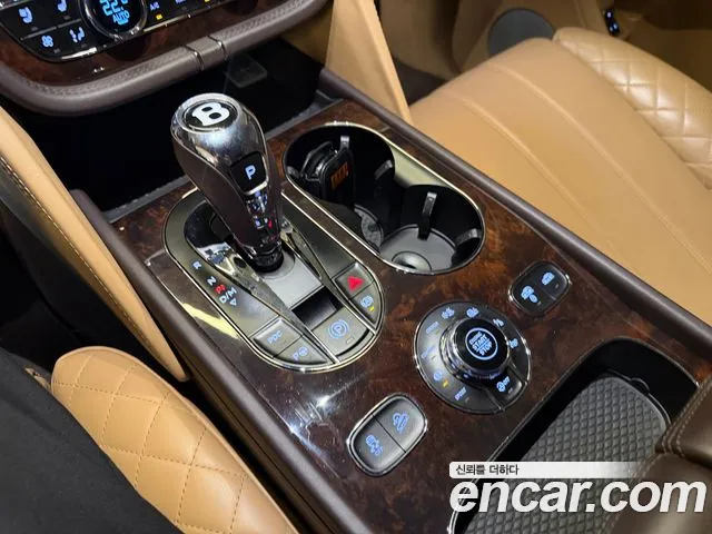 Bentley Bentayga 2018 thumb 3