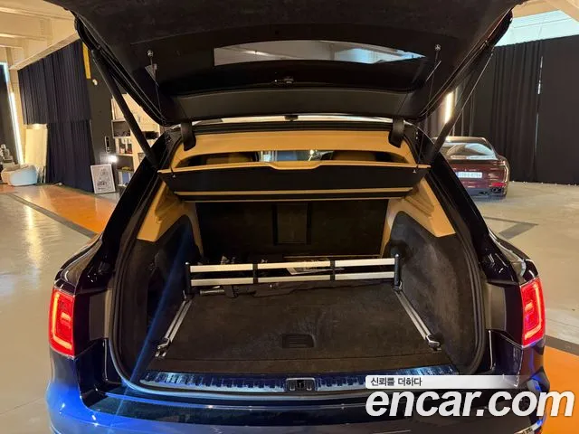 Bentley Bentayga 2018 thumb 8