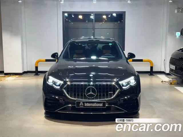 Mercedes-Benz E-Class 2025 thumb 3