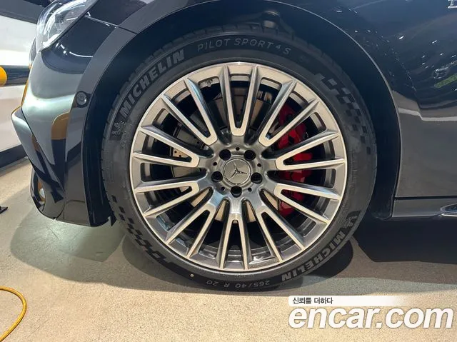 Mercedes-Benz E-Class 2025 thumb 5