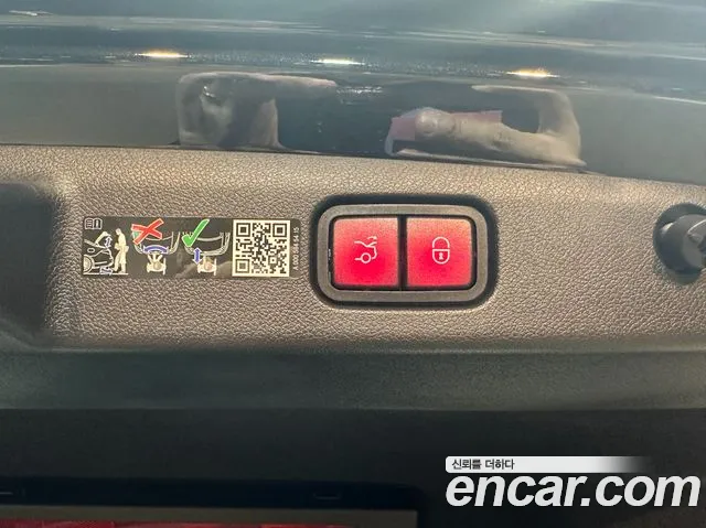 Mercedes-Benz E-Class 2025 thumb 8