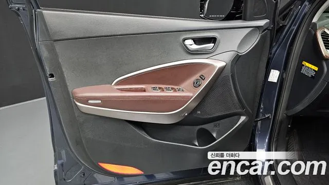 Hyundai Santafe 2016 thumb 5