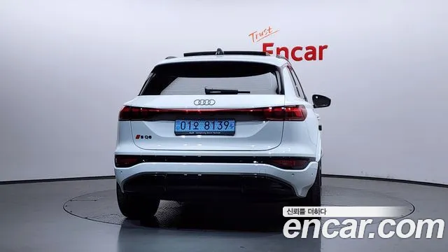 Audi Q6 e-tron 2025 thumb 6