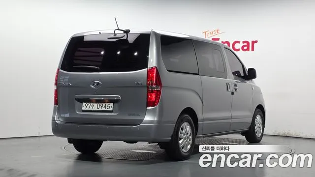 Hyundai Staria 2018 thumb 3