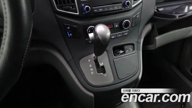 Hyundai Staria 2018 thumb 8
