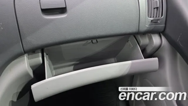 Hyundai Staria 2018 thumb 11