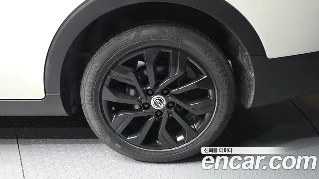 KGM Tivoli Air 2018 thumb 6
