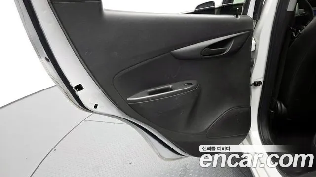 Chevrolet Spark 2016 thumb 11