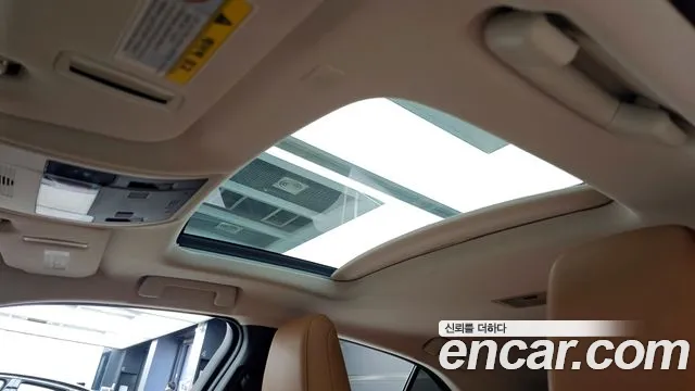 Lexus UX 2019 thumb 12