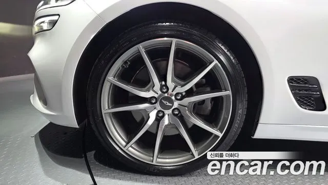 Genesis G70 2022 thumb 9