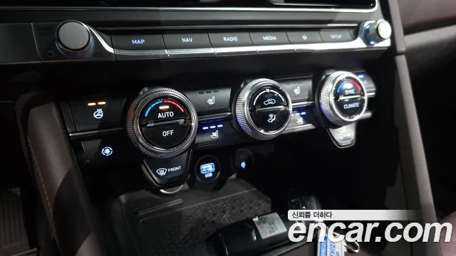Genesis G70 2022 thumb 8