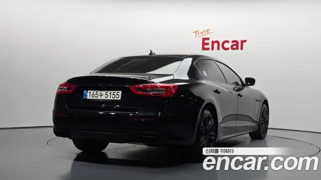 Maserati Quattroporte 2017 thumb 10