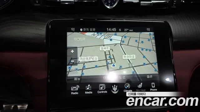 Maserati Quattroporte 2017 thumb 8
