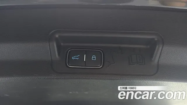 Ford Explorer 2020 thumb 9