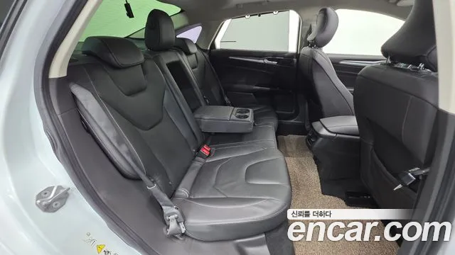 Ford Mondeo 2016 thumb 4