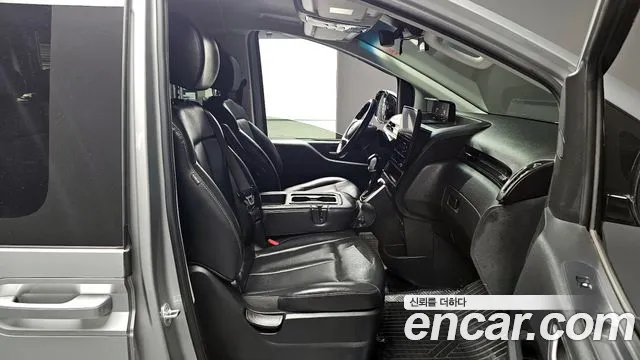 Hyundai Staria 2022 thumb 2